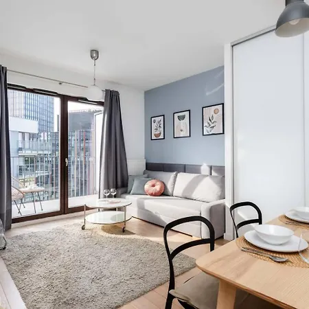 Blue Sky - Burakowska * ワルシャワ