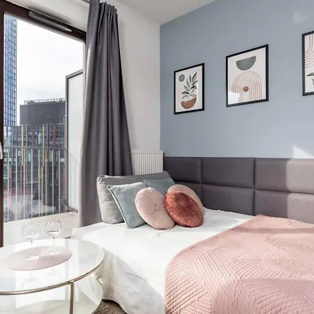 Blue Sky - Burakowska * ワルシャワ